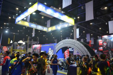 25 Mart 2023 'te Pasay, Filipinler' de İç Yarış Bisiklet Festivali 'nde Michelin lastik standı. Inside Racing, Filipinler 'de bir motosiklet yarışması..