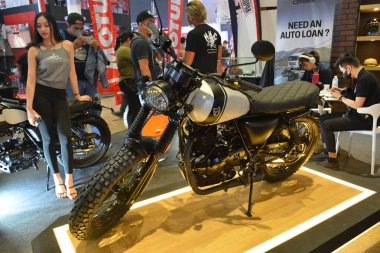 Pasay, PH-MAR 25 - 25 Mart 2023 tarihinde Filipinler 'in Pasay kentinde yarışan İt Motosiklet Festivali' nde. Inside Racing, Filipinler 'de bir motosiklet yarışması..