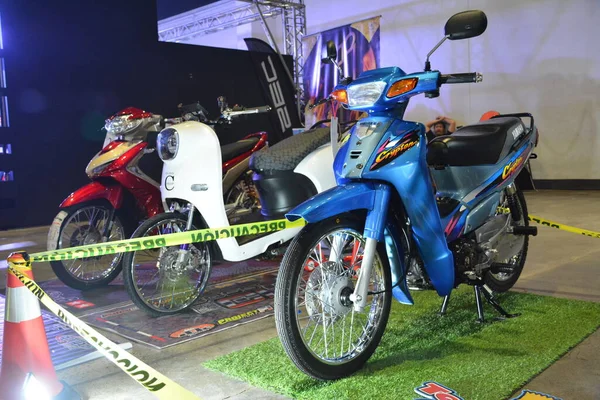 帕萨伊 Mar 2023年3月25日 雅马哈加密顿摩托车在菲律宾帕萨伊的内赛自行车节 内赛是在菲律宾举行的摩托车表演 — 图库照片
