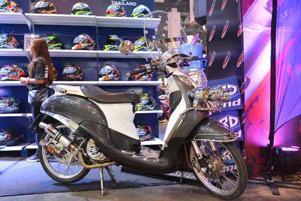 Moto Yamaha R3 Em Filipinas Do Pasay Imagem Editorial - Imagem de moto,  festival: 182669990