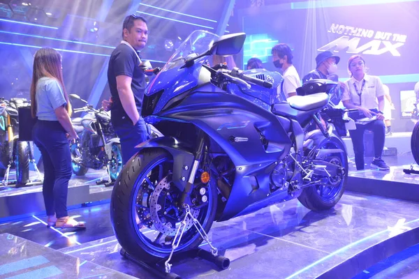 Pasay Mar Yamaha R7于2023年3月25日在菲律宾帕萨伊的室内赛车场举行 内赛是在菲律宾举行的摩托车表演 — 图库照片