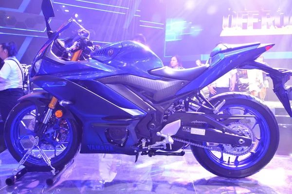 帕萨伊 Mar Yamaha R3于2023年3月25日在菲律宾帕萨伊举行的室内赛车手自行车节 内赛是在菲律宾举行的摩托车表演 — 图库照片