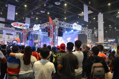 Pasay, PH - 25 Mart - 25 Mart 2023 tarihinde Pasay, Filipinler 'de İç Yarış Bisiklet Festivali' nde hızlı Tayland standı. Inside Racing, Filipinler 'de bir motosiklet yarışması..