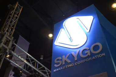 Pasay, PH - 25 Mart - 25 Mart 2023 tarihinde Filipinler 'in Pasay kentinde İç Yarış Bisiklet Festivali' nde Skygo standı. Inside Racing, Filipinler 'de bir motosiklet yarışması..