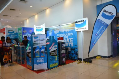 Pasay, PH - MAR 25 - Bendix fren sıvısı standı 25 Mart 2023 tarihinde Pasay, Filipinler 'de yarışın içinde. Inside Racing, Filipinler 'de bir motosiklet yarışması..