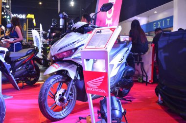 PAsay, PH - 25 MAR - Honda 25 Mart 2023 tarihinde Pasay, Filipinler 'deki Inside yarış bisiklet festivalinde 125' e tıkladı. Inside Racing, Filipinler 'de bir motosiklet yarışması..