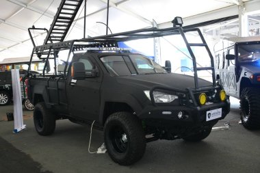 PASAY, PH - APR. 15 - Isuzu dmax, 15 Nisan 2023 tarihinde Filipinler 'in Pasay kentinde Manila Uluslararası Otomobil Fuarı' nda sahne aldı. Manila International Auto Show, Filipinler 'de düzenlenen yıllık otomobil fuarıdır..