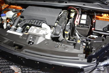 PASAY, PH - APR. 15 - Peugeot 2008 SUV motoru Manila Uluslararası Otomobil Fuarı 15 Nisan 2023 tarihinde Pasay, Filipinler 'de. Manila International Auto Show, Filipinler 'de düzenlenen yıllık otomobil fuarıdır..