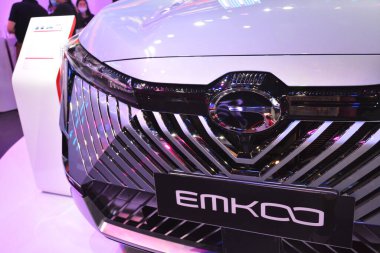 PASAY, PH - APR. 15 - Gac emkoo Manila Uluslararası Otomobil Fuarı 15 Nisan 2023 tarihinde Pasay, Filipinler 'de. Manila International Auto Show, Filipinler 'de düzenlenen yıllık otomobil fuarıdır..