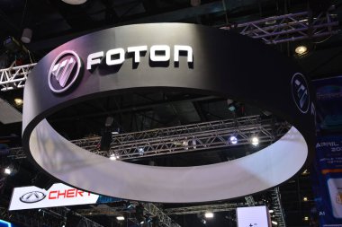 PASAY, PH - APR. 15-Foton standı 15 Nisan 2023 'te Filipinler, Pasay' da Manila Uluslararası Otomobil Fuarı 'nda. Manila International Auto Show, Filipinler 'de düzenlenen yıllık otomobil fuarıdır..