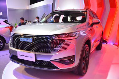PASAY, PH - APR. 15 - Haval jolion hev Manila Uluslararası Otomobil Fuarı 'nda 15 Nisan 2023 tarihinde Pasay, Filipinler' de. Manila International Auto Show, Filipinler 'de düzenlenen yıllık otomobil fuarıdır..