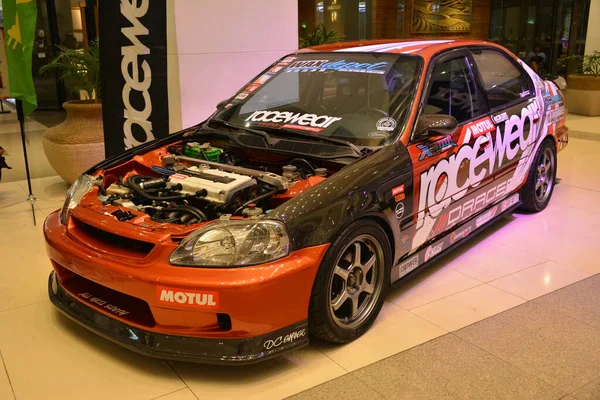 PARANAQUE, PH - 6 Mayıs - Honda Civic Honda Day 6 Mayıs 2023, Paranaque, Filipinler. Honda Günü, Filipinler 'de düzenlenen bir araba yarışması..