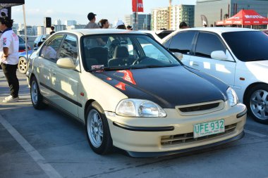 PARANAQUE, PH - 6 Mayıs - Honda Civic Honda Day 6 Mayıs 2023, Paranaque, Filipinler. Honda Günü, Filipinler 'de düzenlenen bir araba yarışması..