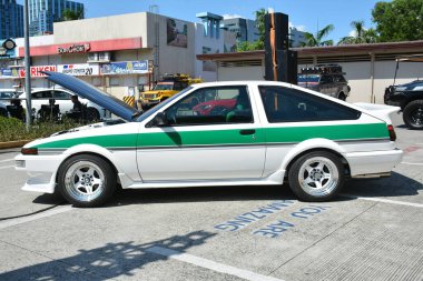 Pasay, PH - 6 Mayıs - Toyota trueno ae86 Toyota grubunda 6 Mayıs 2023 tarihinde Pasay, Filipinler 'de. Toyota Grubu 20, Filipinler 'de düzenlenen bir otomobil yarışması..