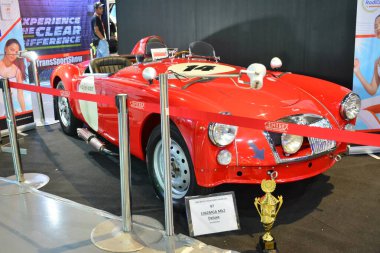 Pasay, PH - 21 Mayıs - 1962 Morris Mga Mk2 'yi 21 Mayıs 2023 tarihinde Pasay, Filipinler' de Trans Sport Show 'da garaja koydu. Trans Sport Show, Filipinler 'de düzenlenen yıllık bir pazarlama sonrası araba fuarıdır..