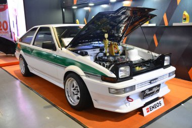 Pasay, PH - 21 Mayıs - Toyota trueno Trans Sport Show 'da 21 Mayıs 2023 tarihinde Pasay, Filipinler' de. Trans Sport Show, Filipinler 'de düzenlenen yıllık bir pazarlama sonrası araba fuarıdır..