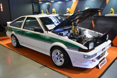 Pasay, PH - 21 Mayıs - Toyota trueno Trans Sport Show 'da 21 Mayıs 2023 tarihinde Pasay, Filipinler' de. Trans Sport Show, Filipinler 'de düzenlenen yıllık bir pazarlama sonrası araba fuarıdır..
