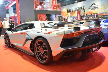 Pasay, PH - 21 Mayıs - Lamborghini aventador svj 21 Mayıs 2023 tarihinde Pasay, Filipinler 'de Trans Sport Show' da. Trans Sport Show, Filipinler 'de düzenlenen yıllık bir pazarlama sonrası araba fuarıdır..