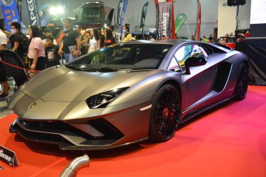 Pasay, PH - 21 Mayıs - Lamborghini aventador 21 Mayıs 2023 tarihinde Pasay, Filipinler 'de Trans Sport Show' da. Trans Sport Show, Filipinler 'de düzenlenen yıllık bir pazarlama sonrası araba fuarıdır..
