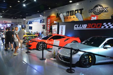 Pasay, PH - 21 Mayıs - Kulüp 300 Trans Sport Show 'da 21 Mayıs 2023 Pasay, Filipinler. Trans Sport Show, Filipinler 'de düzenlenen yıllık bir pazarlama sonrası araba fuarıdır..