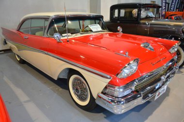 Pasay, PH - 21 Mayıs - Ford Fairlane Trans Sport Show 'da 21 Mayıs 2023 tarihinde Pasay, Filipinler' de. Trans Sport Show, Filipinler 'de düzenlenen yıllık bir pazarlama sonrası araba fuarıdır..