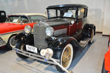 Pasay, PH - 21 Mayıs - Ford, 21 Mayıs 2023 tarihinde Pasay, Filipinler 'de Trans Sport Show' da bir model. Trans Sport Show, Filipinler 'de düzenlenen yıllık bir pazarlama sonrası araba fuarıdır..