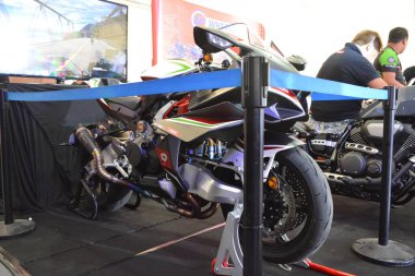 PASIG, PH - 20 Mayıs - Bimota tesi h2 motosiklet Ride Ph 20 Mayıs 2023 Pasig, Filipinler. Ride Ph, Filipinler 'de düzenlenen bir motosiklet gösterisi..
