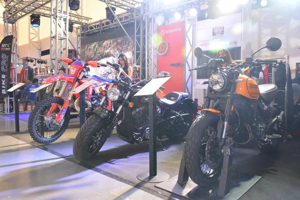 Pasig Mei Ducati Scrambler 1100 Tribute Pro Motorfiets Ride Mei — Stockfoto