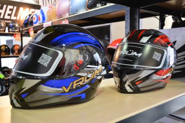 20 Mayıs 2023 Pasig, Filipinler 'de Ride Ph' de PASIG, PH - 20 Mayıs - Vrum motosiklet kaskları. Ride Ph, Filipinler 'de düzenlenen bir motosiklet gösterisi..