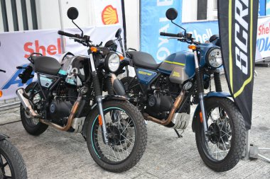 PASIG, PH - 20 Mayıs - Royal enfield himalaya scram 411 motosiklet Ride Ph 20 Mayıs 2023 Pasig, Filipinler. Ride Ph, Filipinler 'de düzenlenen bir motosiklet gösterisi..