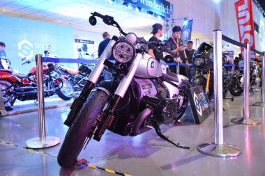 Pasay, PH - 16 Nisan - 16 Nisan 2023 tarihinde Filipinler 'in Pasay kentinde Makina Moto fuarında Bmw r18 motorsiklet. Makina Moto, Filipinler 'de düzenlenen bir motosiklet gösterisi..