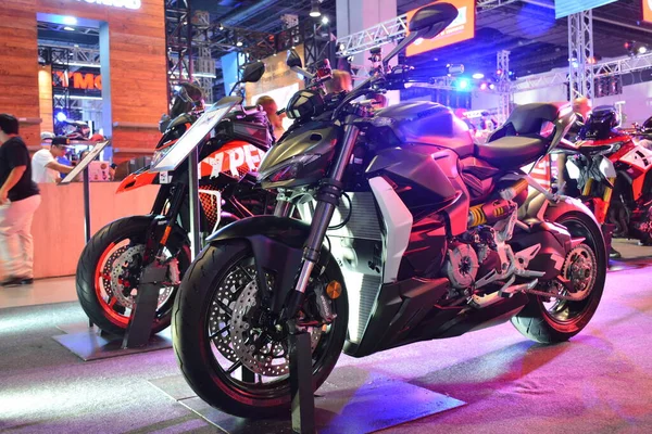 Pasay Rr16 Ducati摩托车于2023年4月16日在菲律宾帕萨伊举行的会展上展出 Makina Moto是在菲律宾举办的摩托车表演活动 — 图库照片