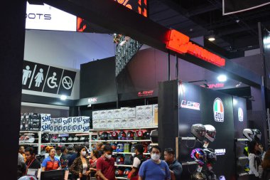 Pasay, PH - 16 Nisan - Makina Moto 'daki Motoworld standı 16 Nisan 2023 tarihinde Pasay, Filipinler' de. Makina Moto, Filipinler 'de düzenlenen bir motosiklet gösterisi..