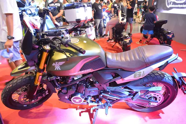 Pasay Rr16 Moto Morini Seiemmezzo于2023年4月16日在菲律宾帕萨伊的Makina Moto表演 Makina Moto是在菲律宾举办的摩托车表演活动 — 图库照片