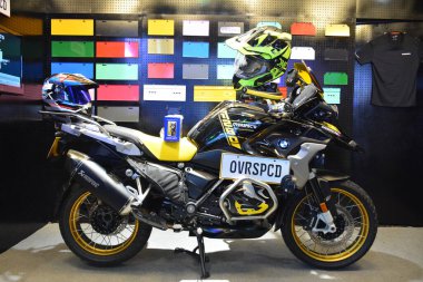 Pasay, PH - 16 Nisan - Makina Moto 'da 16 Nisan 2023' te Filipinler 'in Pasay şehrinde 1250 bin dolar. Makina Moto, Filipinler 'de düzenlenen bir motosiklet gösterisi..