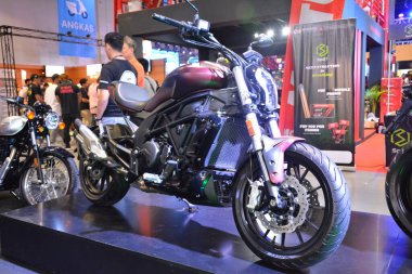 Pasay, PH - 16 Nisan - Benelli motosiklet Makina Moto Show 'da 16 Nisan 2023 Pasay, Filipinler. Makina Moto, Filipinler 'de düzenlenen bir motosiklet gösterisi..