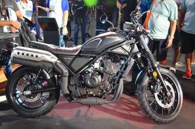 Pasay, PH - 16 Nisan - Honda motosiklet Makina Moto Show 'da 16 Nisan 2023 Pasay, Filipinler. Makina Moto, Filipinler 'de düzenlenen bir motosiklet gösterisi..
