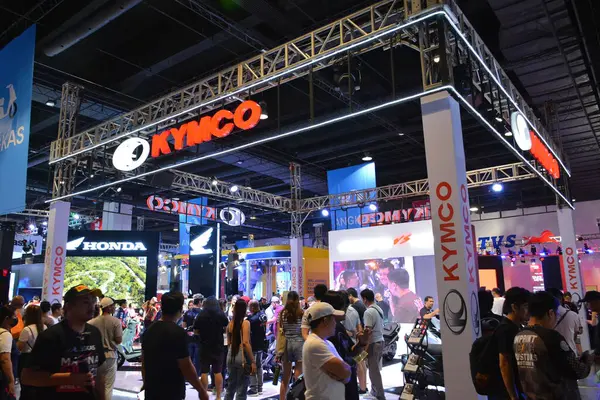 Pasay, PH - 16 Nisan - Kymco standı Makina Moto Show 16 Nisan 2023 Pasay, Filipinler. Makina Moto, Filipinler 'de düzenlenen bir motosiklet gösterisi..