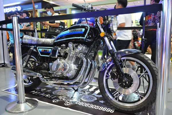 Pasay Apr 鈴木Gs750Gは 2023年4月16日にフィリピンのパサイで開催されるマキナ ショーで発表されました フィリピンで開催されるバイクショーイベント Makina Moto — ストック写真