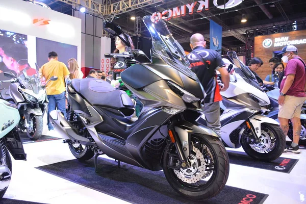 Pasay Rr16 Kymco摩托车于2023年4月16日在菲律宾帕萨伊举行的会展上展出 Makina Moto是在菲律宾举办的摩托车表演活动 — 图库照片