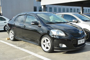 PASIG, PH - APR 30 - Toyota vios 30 Nisan 2023 tarihinde Pasig, Filipinler 'de zevkle inşa edildi. Filipinler 'de zevkle yapılmış bir araba tanışma grubu var..