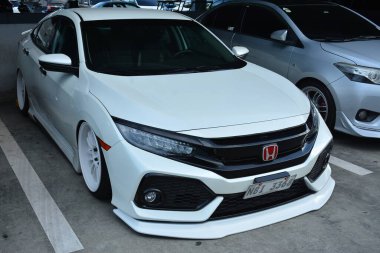 PASIG, PH - APR 30 - Honda civic 30 Nisan 2023 tarihinde Pasig, Filipinler 'de zevkle inşa edildi. Filipinler 'de zevkle yapılmış bir araba tanışma grubu var..