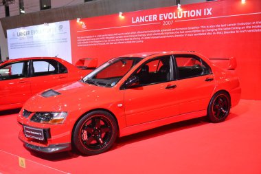 Pasay, PH - 12 AUG Mitsubishi Lancer evrimi 9 Mitsubishi Motors 60. yıldönümünde 12 Ağustos 2023 Pasay, Filipinler. Mitsubishi Tokyo, Japonya 'da bir Japon otomobil üreticisi..