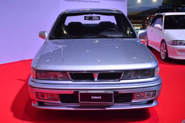 Pasay, PH - 12 AUG Mitsubishi Galant Mitsubishi Motors 60. yıldönümü 12 Ağustos 2023, Pasay, Filipinler. Mitsubishi Tokyo, Japonya 'da bir Japon otomobil üreticisi..