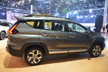 Pasay, PH - 12 AUG Mitsubishi xpander geçidi Mitsubishi Motors 60. yıldönümü 12 Ağustos 2023 Pasay, Filipinler. Mitsubishi Tokyo, Japonya 'da bir Japon otomobil üreticisi..
