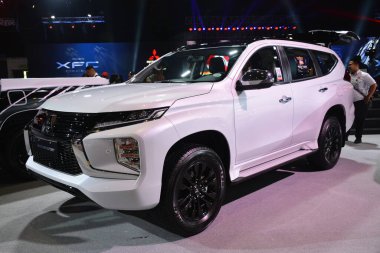 Pasay, PH - 12 AUG Mitsubishi montero sporu Mitsubishi Motors 60. yıldönümü 12 Ağustos 2023, Pasay, Filipinler. Mitsubishi Tokyo, Japonya 'da bir Japon otomobil üreticisi..