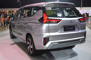 Pasay, PH - 12 AUG Mitsubishi xpander Mitsubishi Motors 60. yıldönümü 12 Ağustos 2023, Pasay, Filipinler. Mitsubishi Tokyo, Japonya 'da bir Japon otomobil üreticisi..