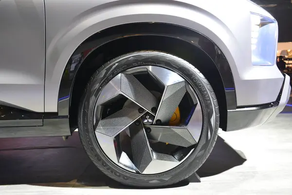 Pasay Aug Mitsubishi Xfc Concept Car Wheel Mitsubishi Motors 60Th — Stock Photo, Image
