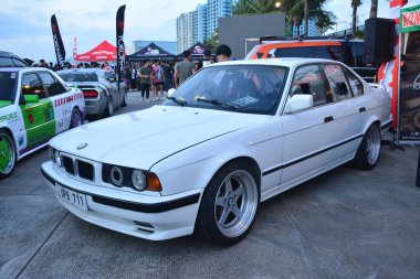 PARANAQUE, PH - 5 AUG Bmw otomobil 5 Ağustos 2023 'te Paranaque, Filipinler' de buluştu. Hoon Fest, Filipinler 'de düzenlenen bir pazar sonrası araba yarışması..