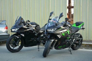 PARANAQUE, PH - 5 AUG Kawasaki Ninja 5 Ağustos 2023 'te Paranaque, Filipinler' de buluşacak. Hoon Fest, Filipinler 'de düzenlenen bir pazar sonrası araba yarışması..